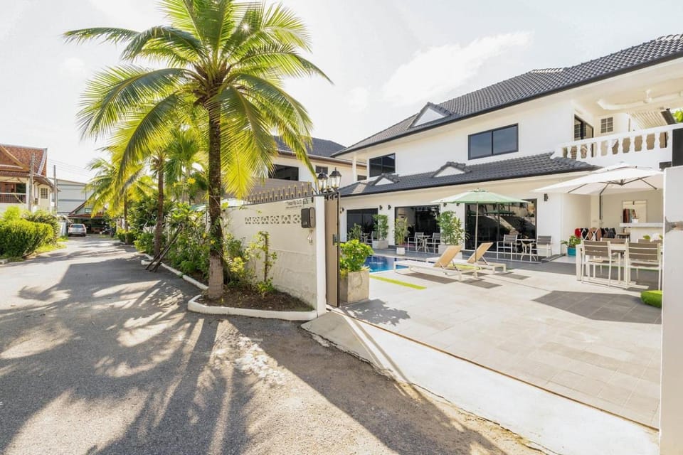 Property building, Garden