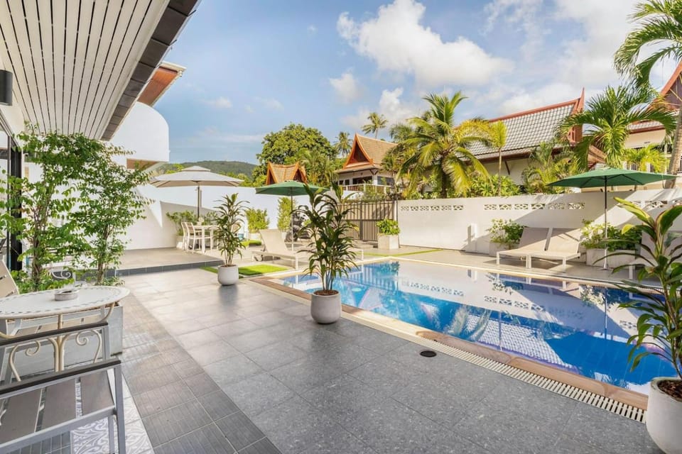 Pool view, Swimming pool, Swimming pool