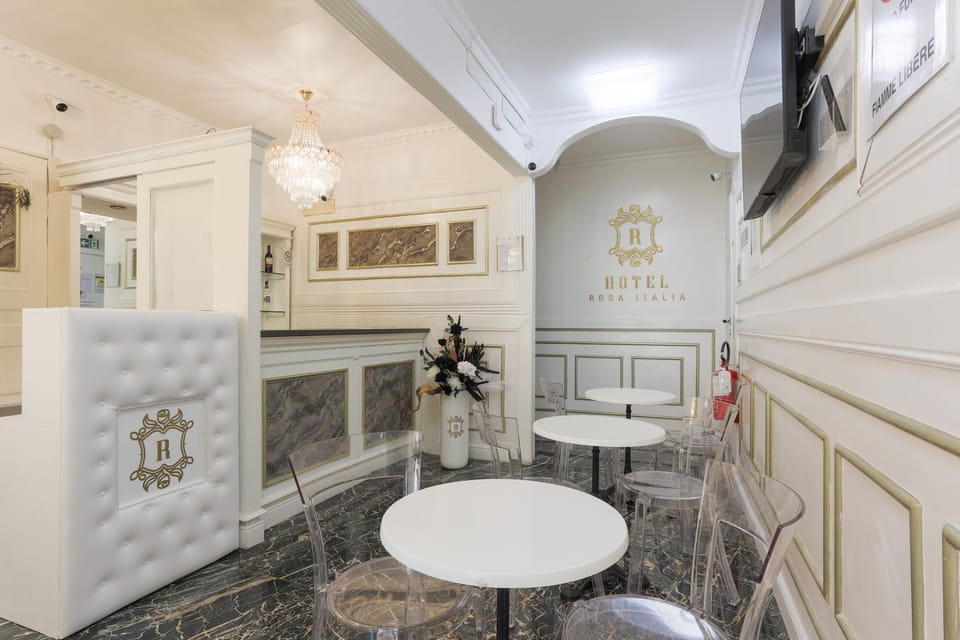 TV and multimedia, Living room, Lounge or bar