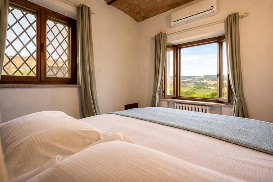 Bed, View (from property/room)