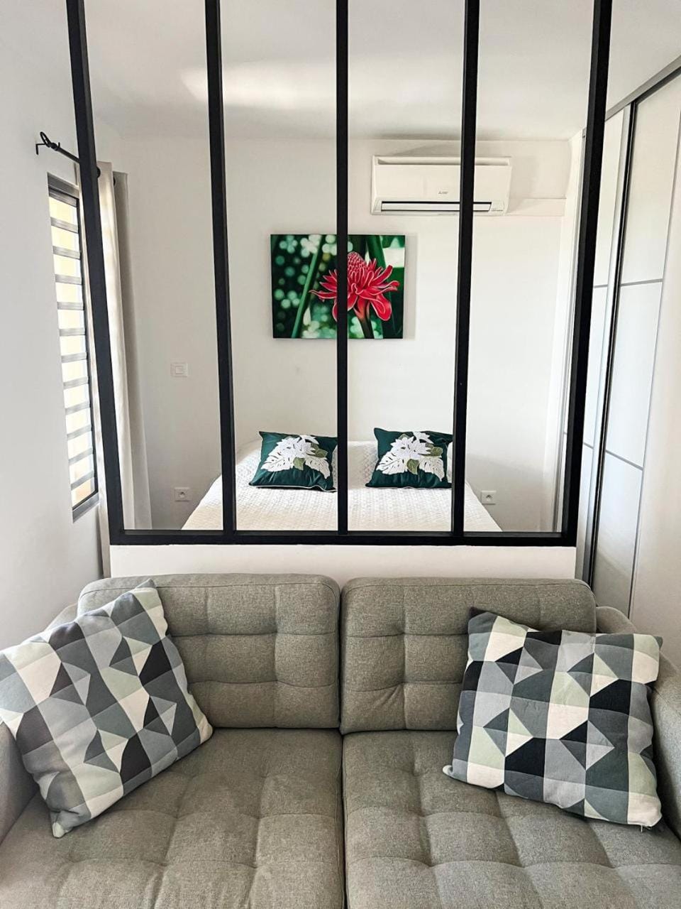 Bedroom, air conditioner