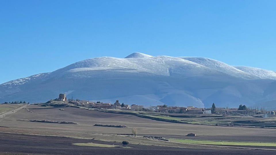 Nearby landmark, Natural landscape, Mountain view