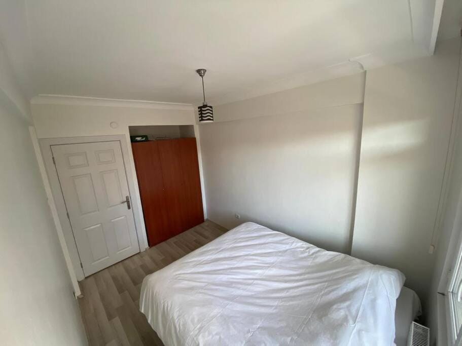 Bed, Bedroom, wardrobe