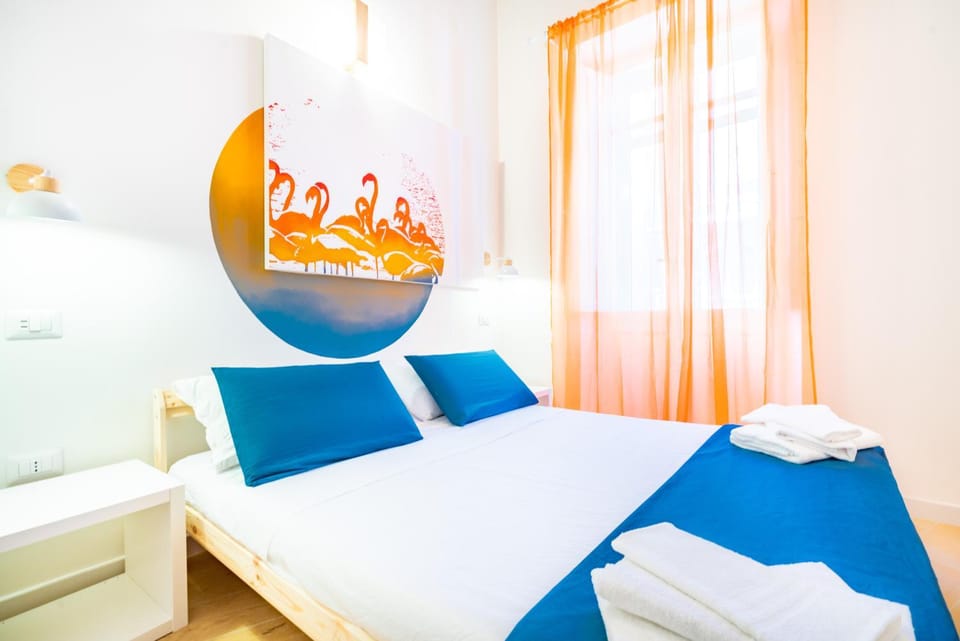 Bed, Bedroom, towels