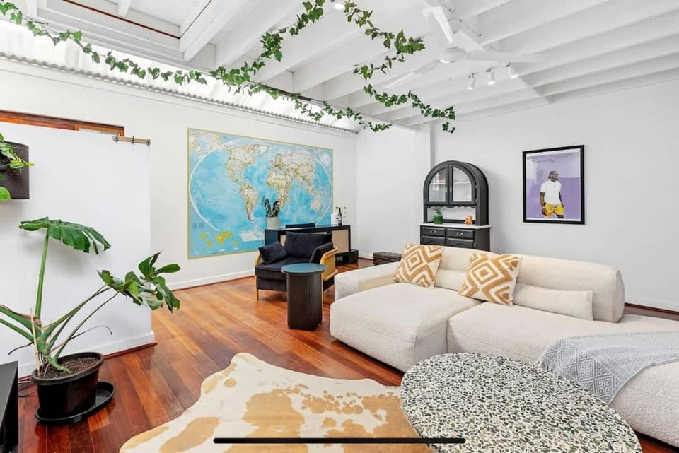 5 North Freo 2BR Supercool Pad & Parking House in Perth
