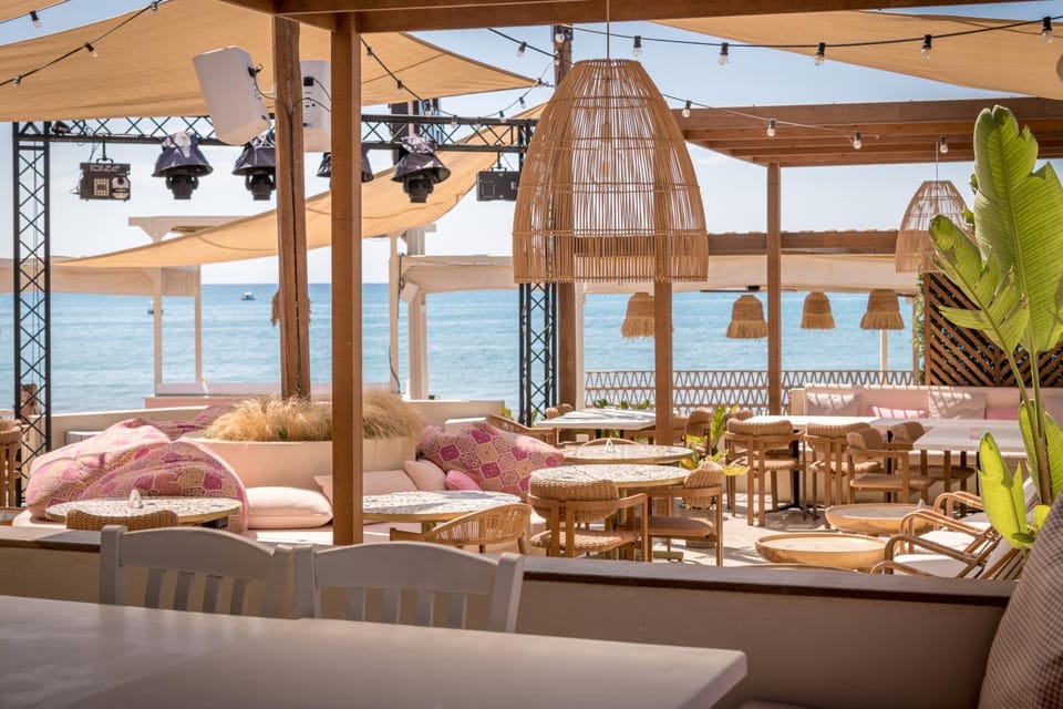 Restaurant/places to eat, Day, Beach, Sea view