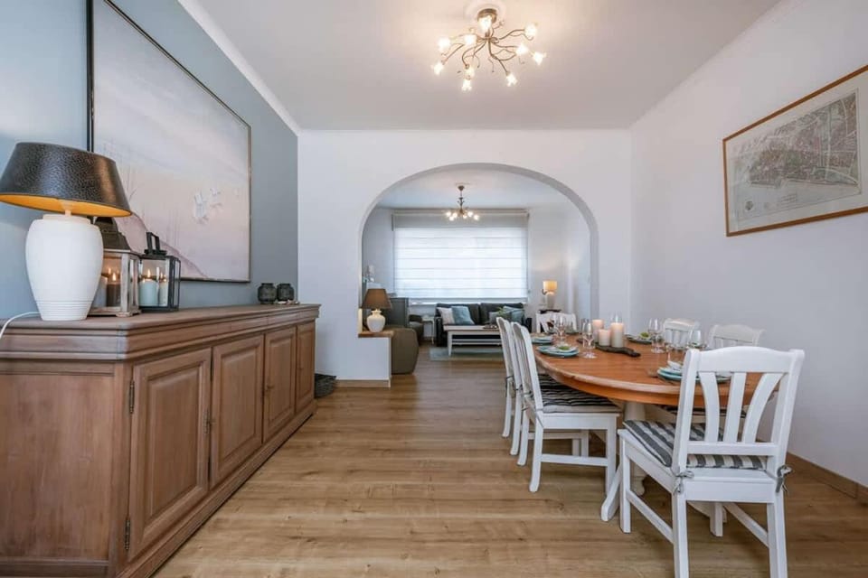 Casiola - Spacious apartment with terrace Apartment in Ostend