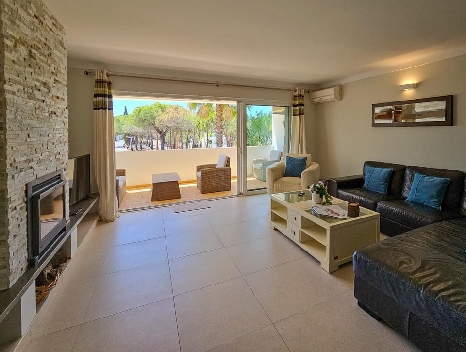 FLH Quinta das Salinas Triplex with Terrace & Pool House in Faro District