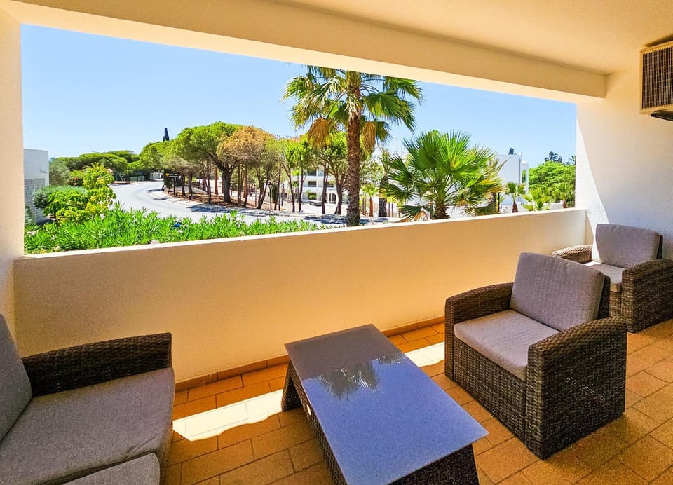 FLH Quinta das Salinas Triplex with Terrace & Pool House in Faro District