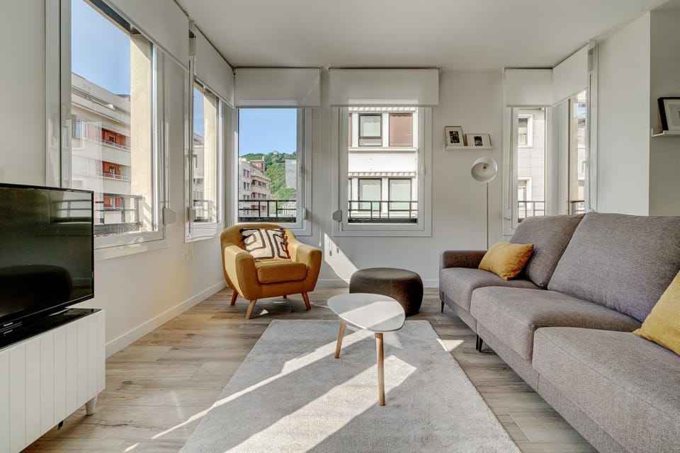 Communal lounge/ TV room, Living room
