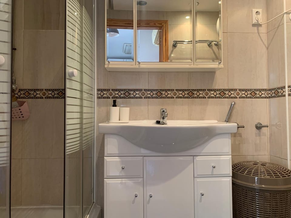 Shower, Bathroom