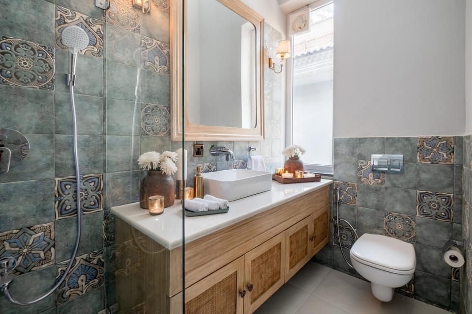 Shower, Toilet, Bathroom, towels