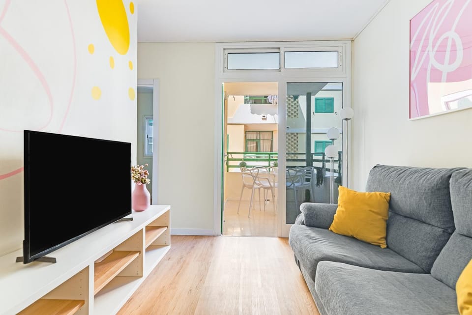 Home2Book Colourful Apt Playa del Inglés, Pool Apartment in Maspalomas
