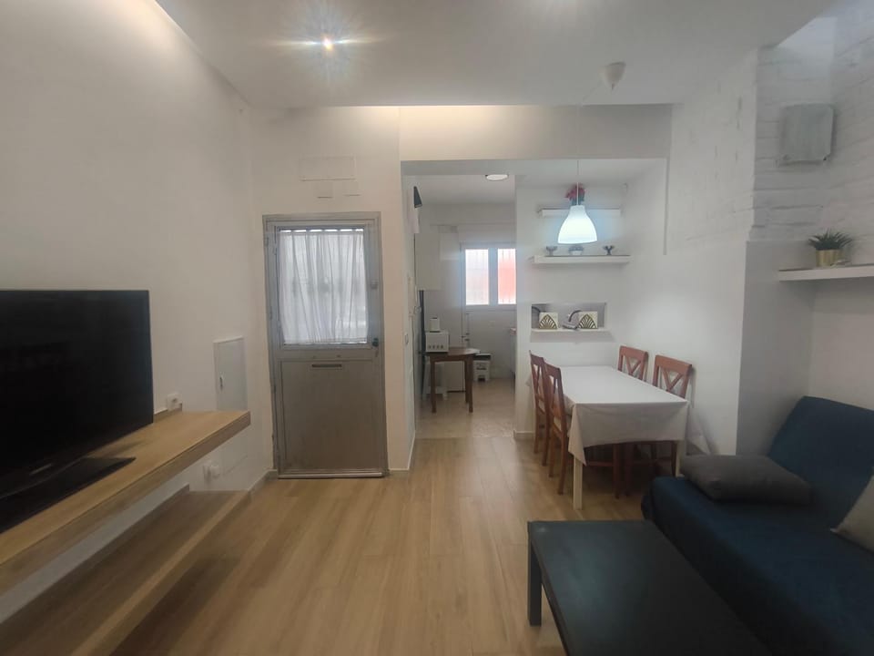 TV and multimedia, Living room, Dining area