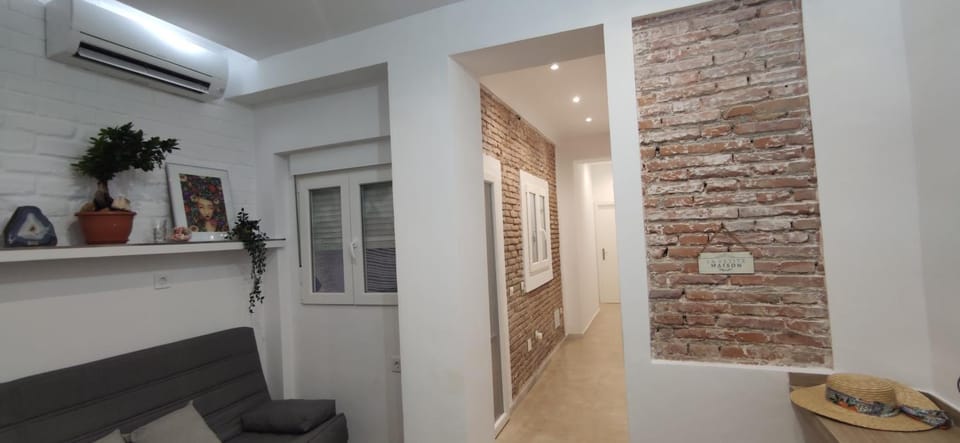 Communal lounge/ TV room, air conditioner