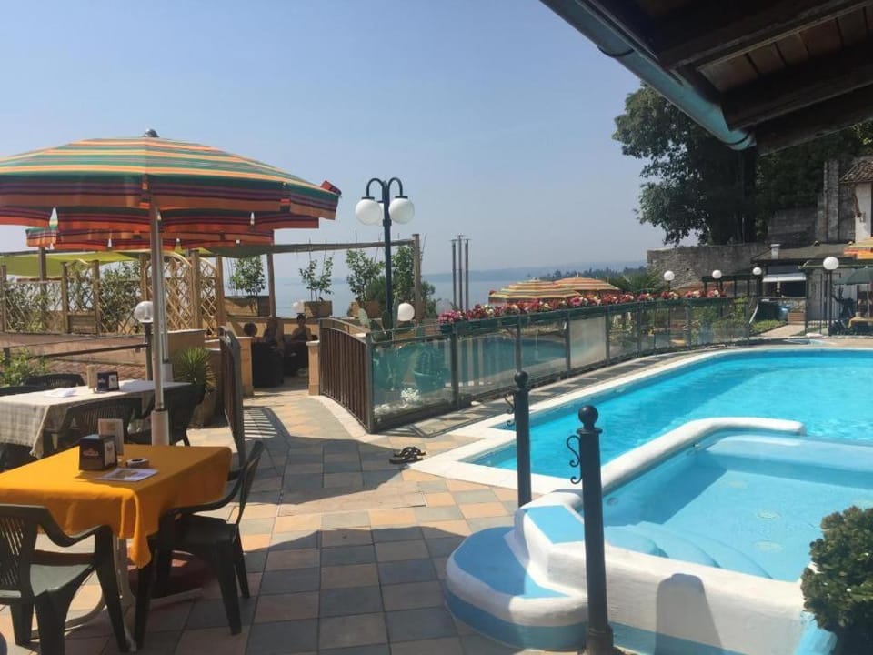 CasaLeda, delizioso loft fronte lago Apartment in Lake Garda