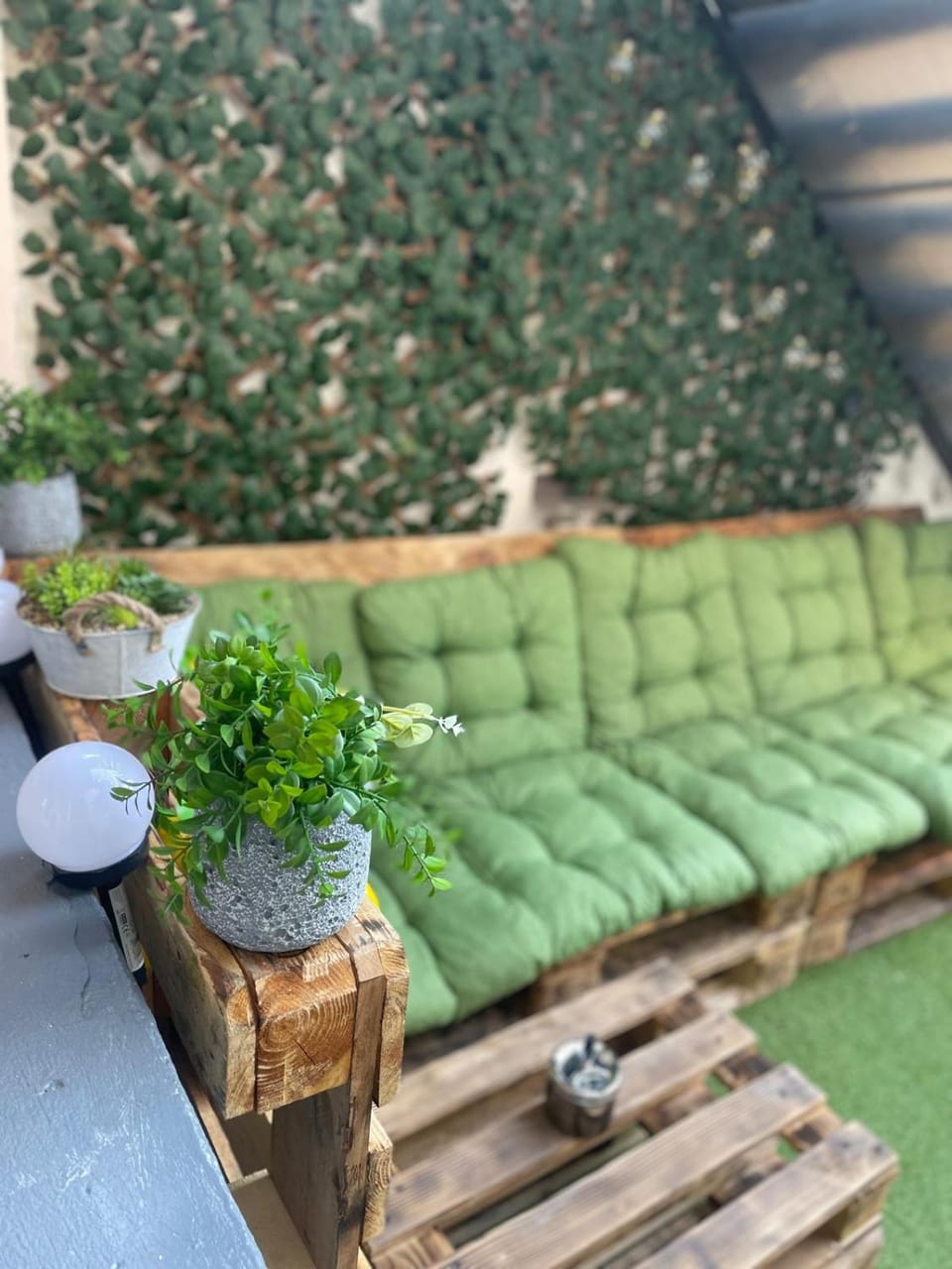 Spring, Day, Garden, Seating area
