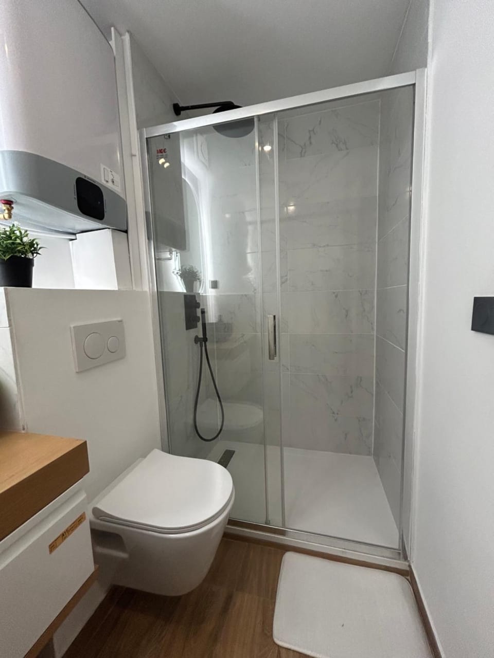 Shower, Toilet, Bathroom