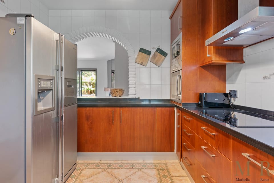Kitchen or kitchenette, oven, stove