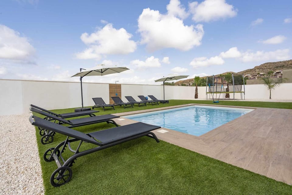 Day, Mountain view, Pool view, Swimming pool, sunbed