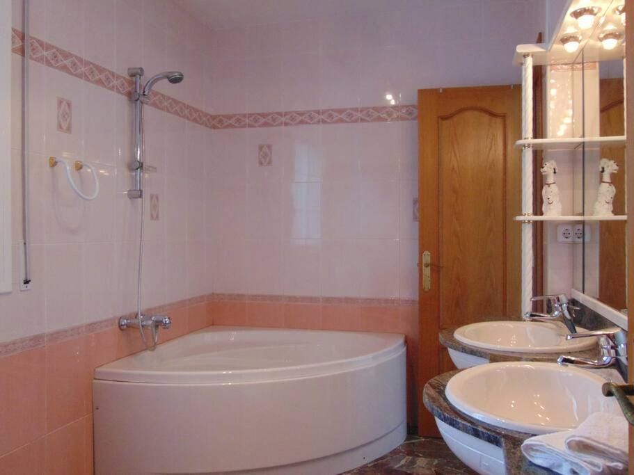 Shower, Toilet, Bathroom, Bath