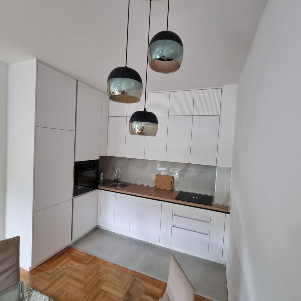 Kitchen or kitchenette, pet friendly, stove