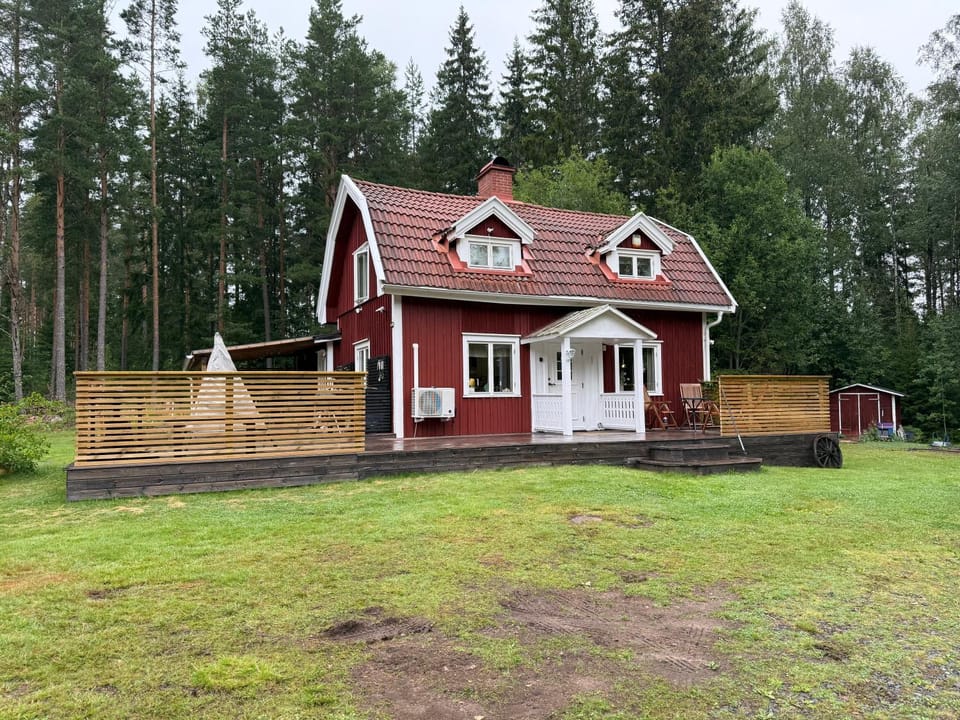 Torp ved Mårbacka (Helt hus til leie) Östra Ämtervik/ Sunne House in Sweden
