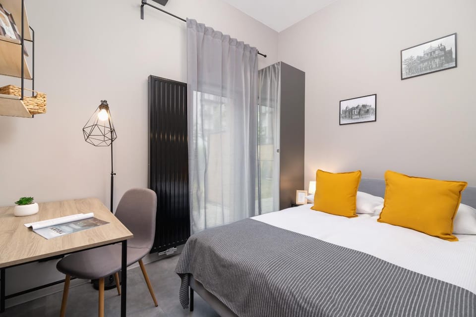 Bed, Bedroom