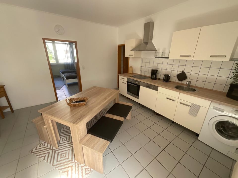 Kitchen or kitchenette, Dining area, dishwasher, minibar, pet friendly, stove, washing machine