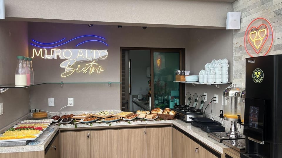 Buffet breakfast, Internal: Not applicable to any particular room