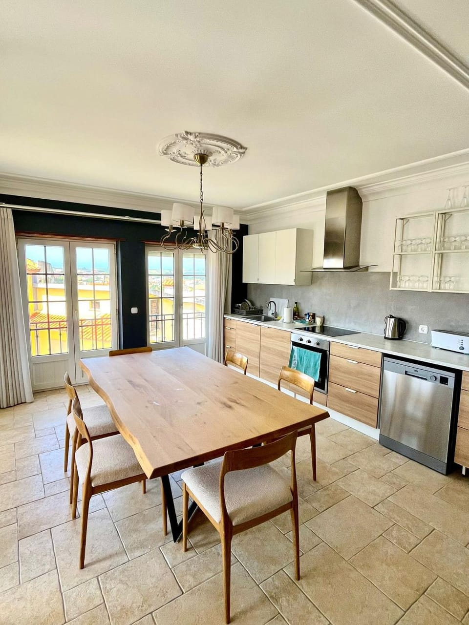 Alojamento Real Bed and Breakfast in Lisbon District