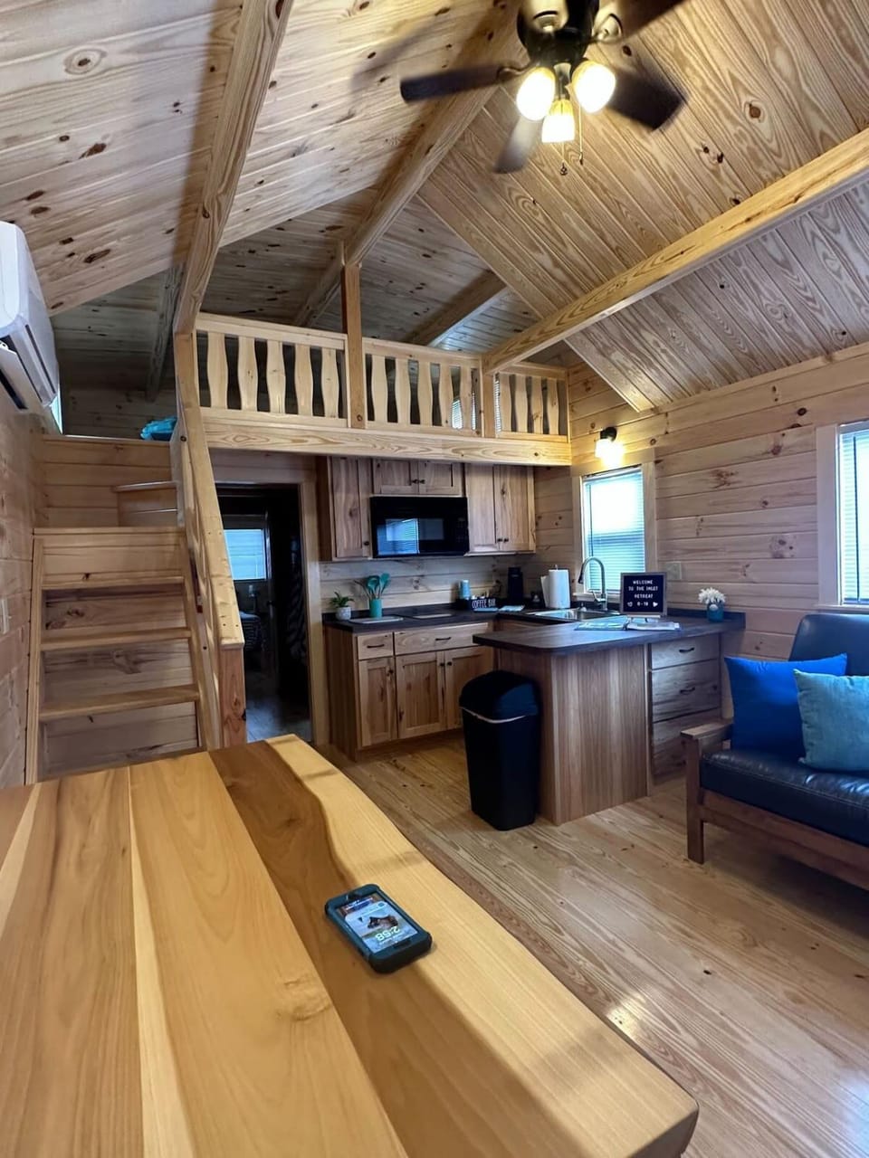 Get-away Cabin in Surf City w Loft and Parking Cabin in Surf City