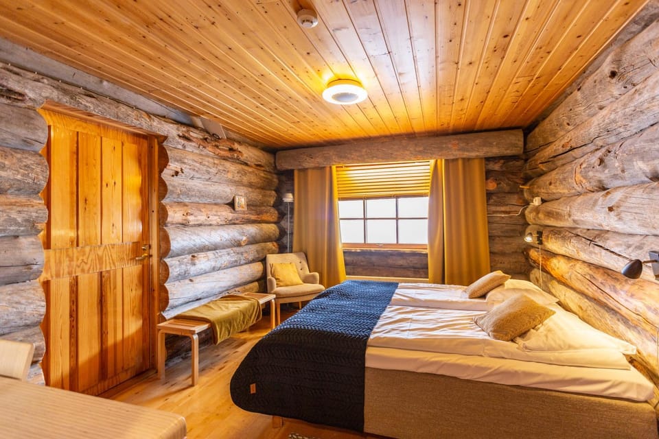 Kuukkeli Log Houses Teerenpesä Bed and Breakfast in Lapland