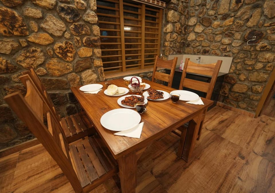 Food and drinks, Dining area, Food, Breakfast