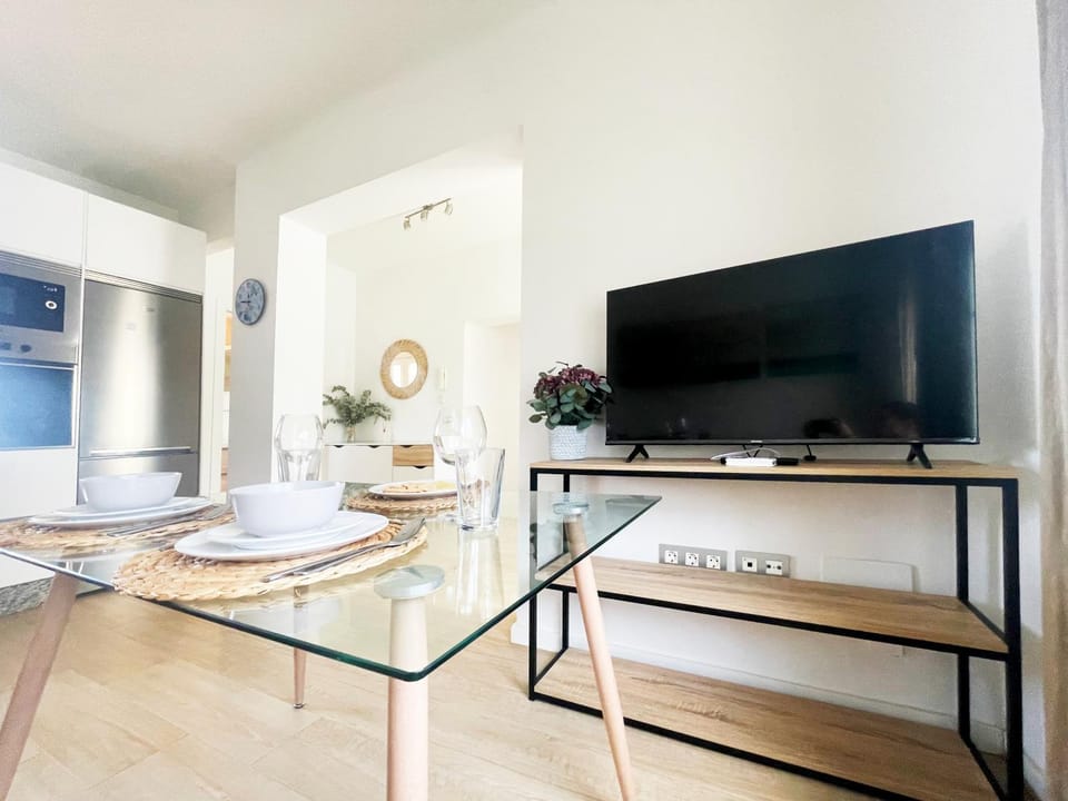TV and multimedia, Dining area