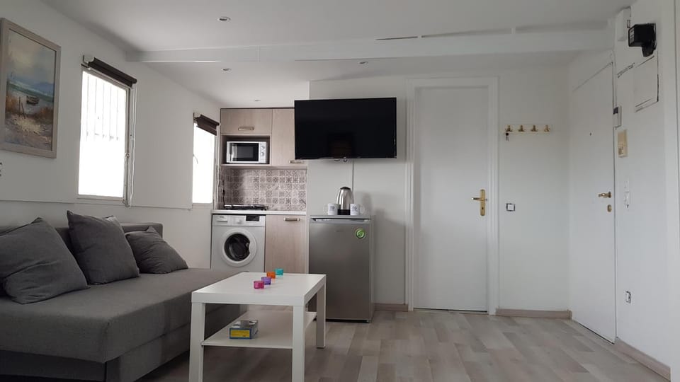 Top-Floor Studio in Glyfada Center with Sea View Apartment in South Athens