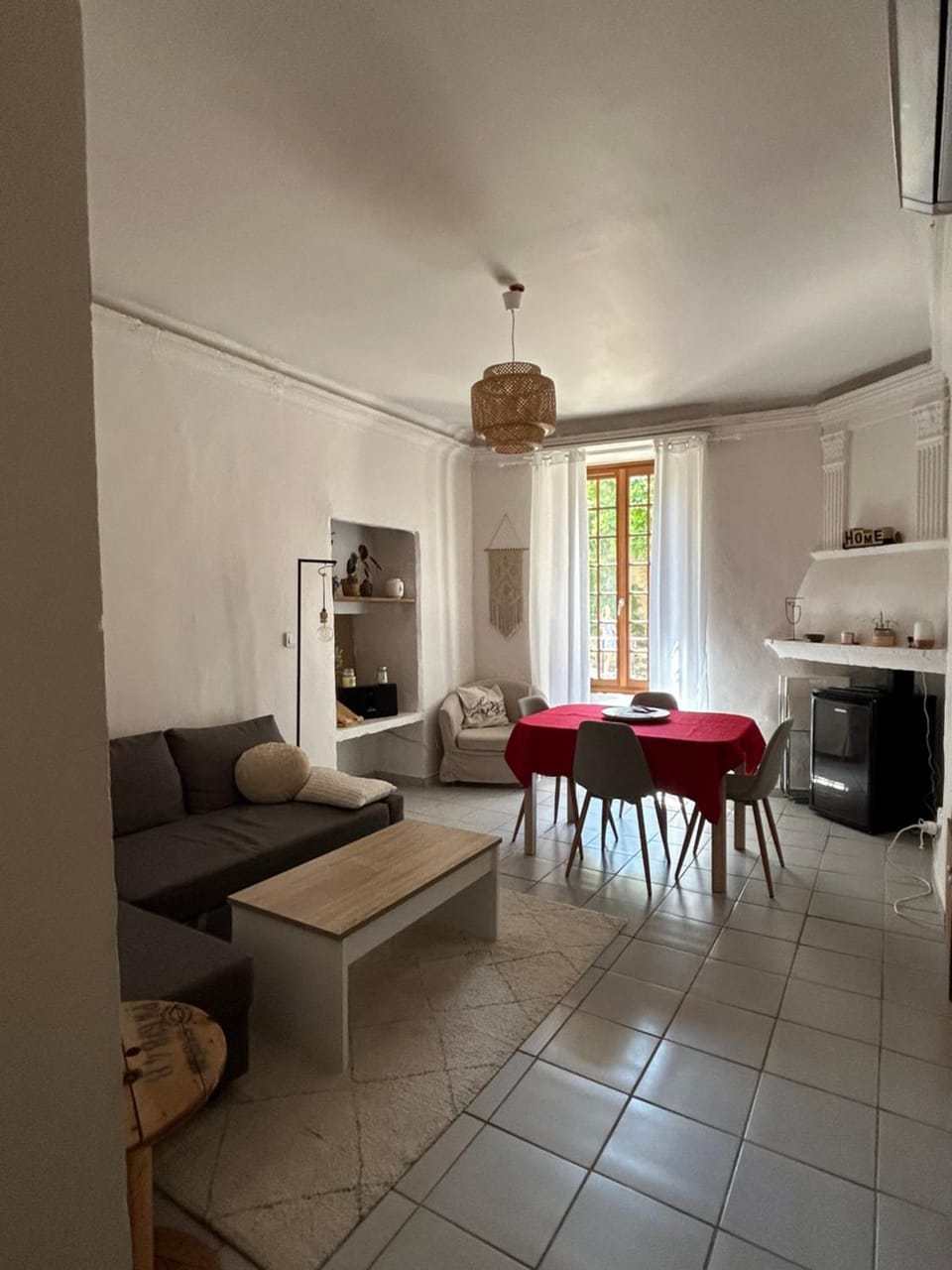 Living room, Dining area