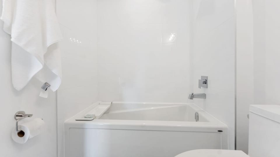 Bathroom, Bath, towels