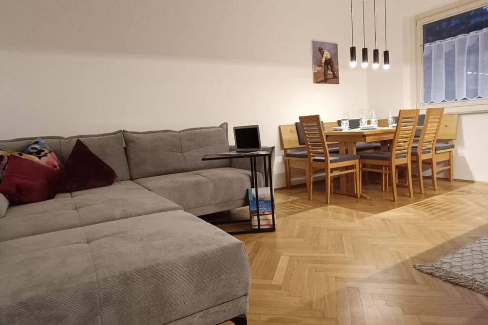 TV and multimedia, Living room, Dining area