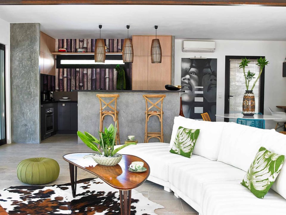 Kitchen or kitchenette, Living room