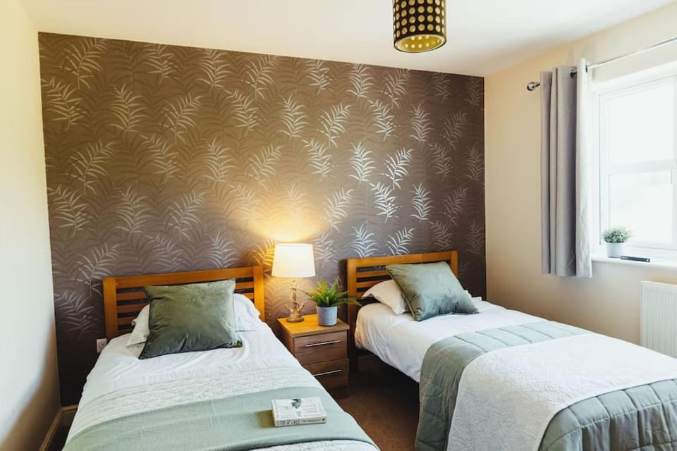 Luxury Trearddur Bay beach house with sea views House in Trearddur Bay