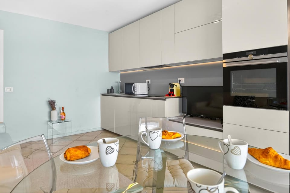 "Splendide vue" Front de Mer, Terrasse, Gare train Apartment in Roquebrune-Cap-Martin