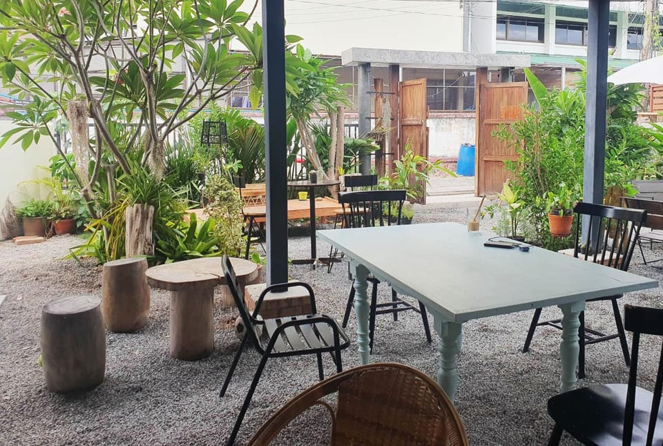 Pa Rang cafe & art stay Bed and Breakfast in Chiang Mai