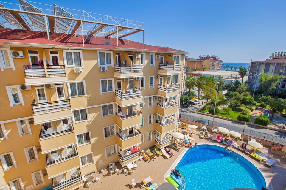 Property building, City view, Pool view, Swimming pool, sunbed