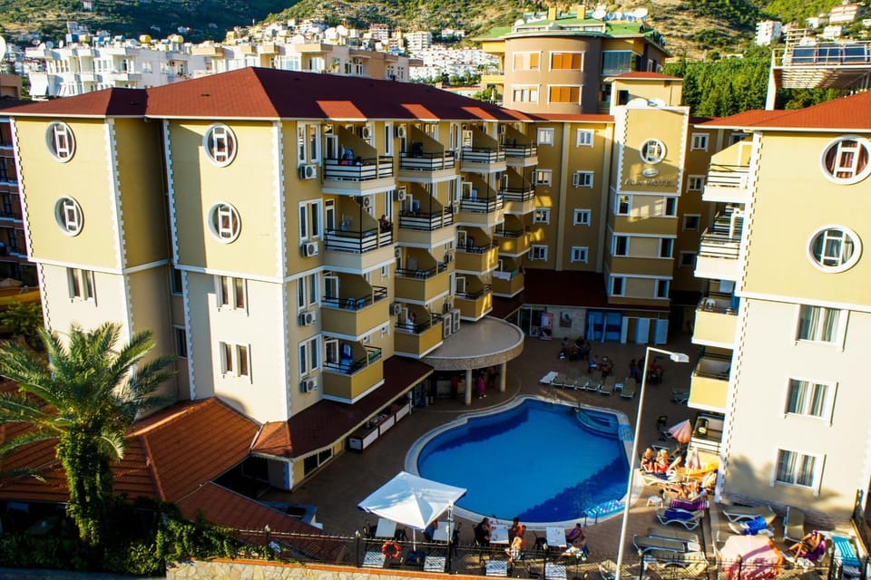 Property building, City view, Pool view, Swimming pool, sunbed