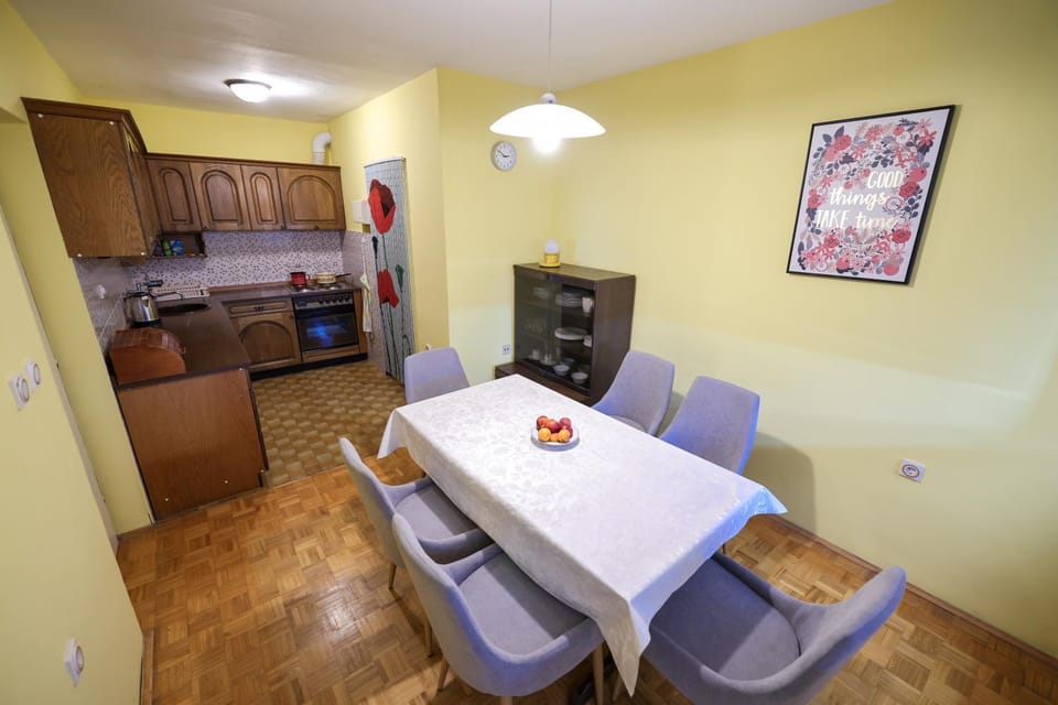 Three bedroom apartment Tesla Maraska Apartment in Zadar