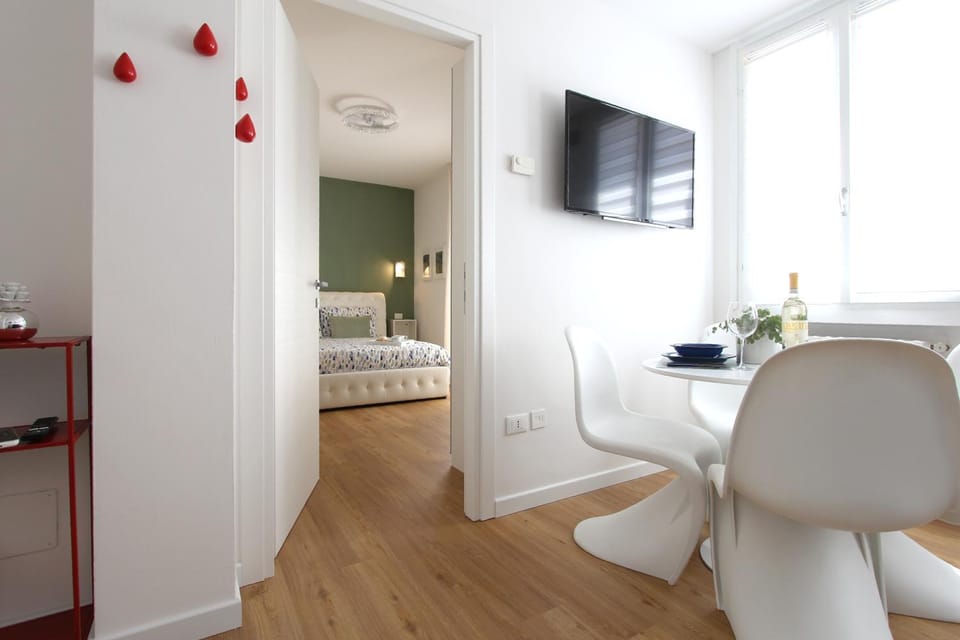 Dining area, Bedroom