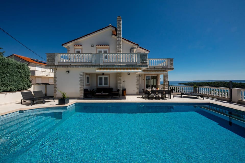 Patio, Day, View (from property/room), Balcony/Terrace, Pool view, Sea view, Swimming pool, sunbed