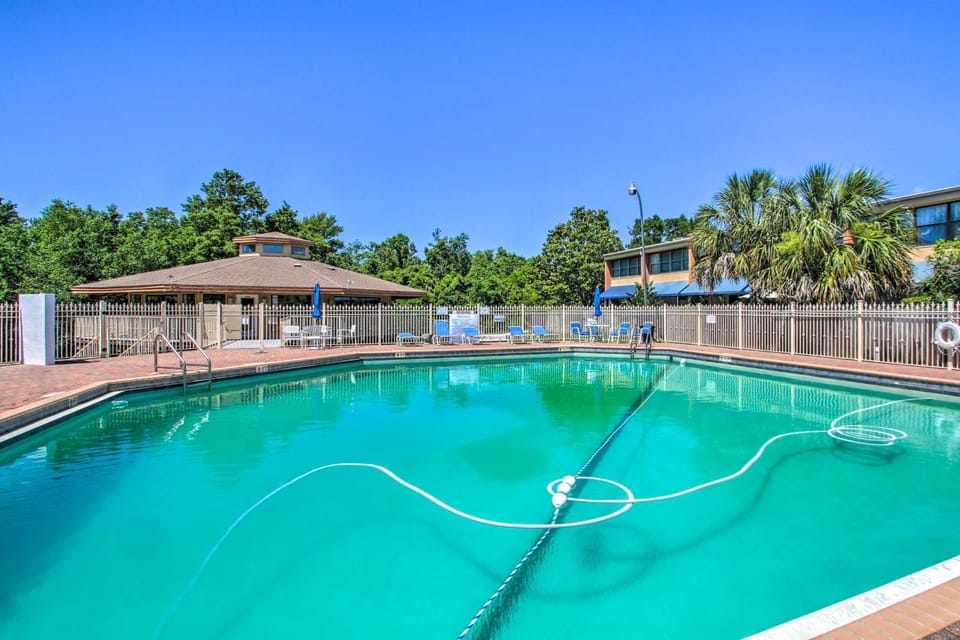 Gulf Breeze Escape w/ Patio + Community Pool! House in Gulf Breeze