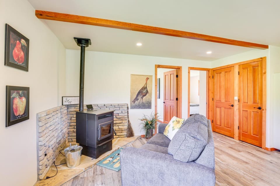 Julian Cottage Stay w/ Near Wildlife & Wineries House in Julian